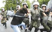 فاز جديد اعتراضات مردمي پس از 33 روز 
يوناني‌ها با سلاح تحريم به نبرد اتحاديه اروپا مي‌روند