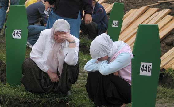 دولت هلند، مسئول مرگ سه مسلمان در سربرنیتسا

