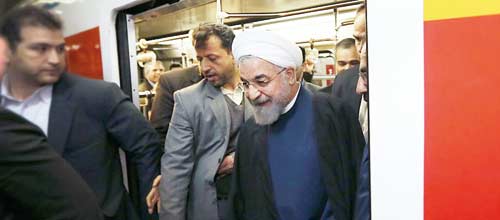 گفت‌وگوی روحانی با مردم در متروی تهران