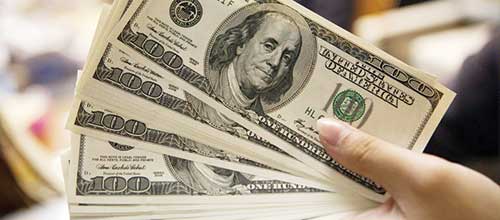 لبه تیز دلارهای کاغذی روی گلوی اقتصاد