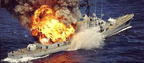 انهدام کشتی ائتلاف سعودی با موشک‌های یمن