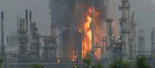 انفجار در پالایشگاه نفت در شرق عربستان با ۴ کشته و زخمی