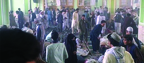 نمازگزاران مسجد شیعیان قندهار در خاک و خون