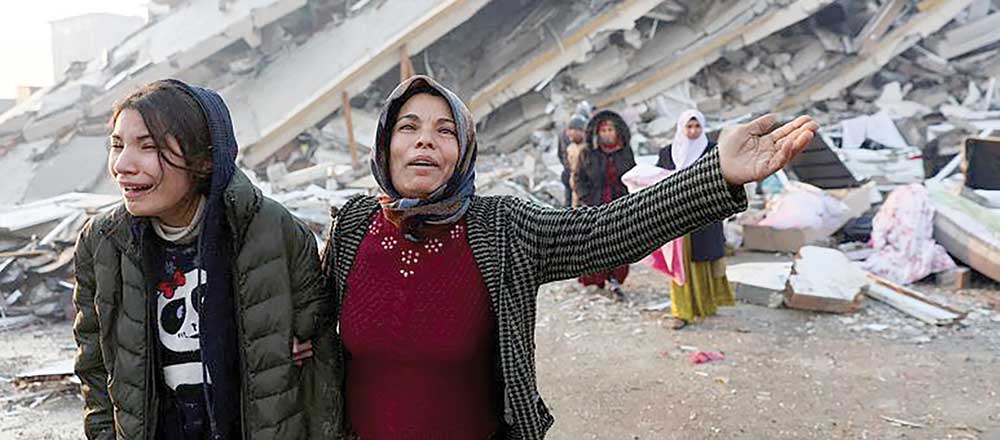 زلزله‌زدگان نیازمند کمک‌های بشر دوستانه بدون سیاسی‌کاری