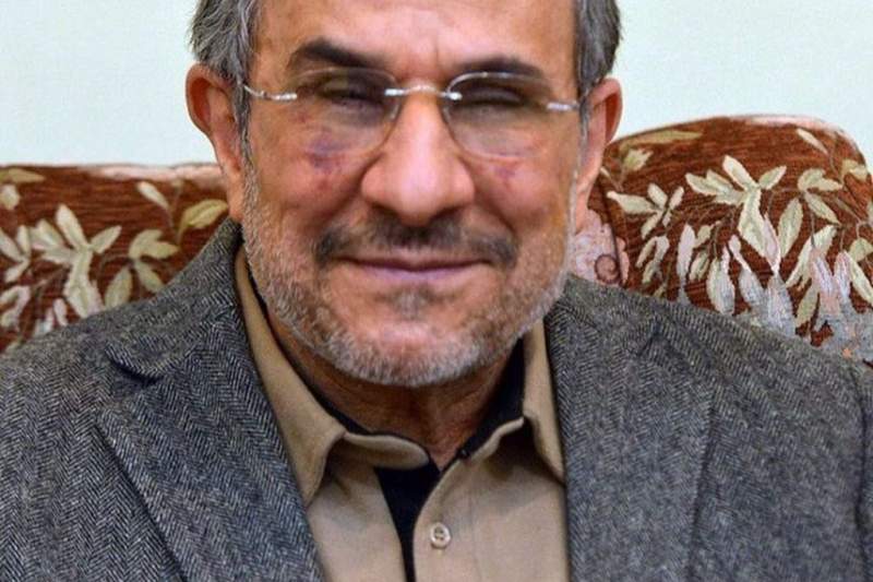 آیا احمدی نژاد خود را برای انتخابات ریاست جمهوری «بَزک» می کند؟